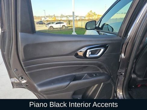 Used 2024 Jeep Compass Latitude w/ Convenience Group image 24