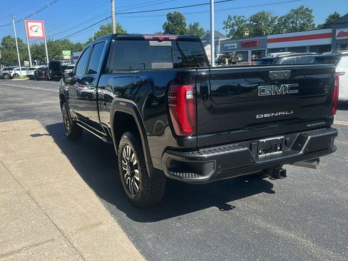 Used 2025 GMC Sierra 3500 Denali Ultimate AWD/4WD image 5