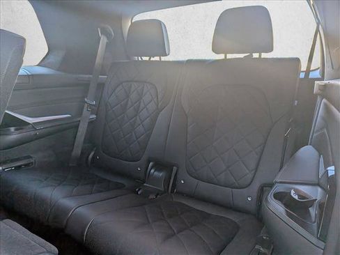 Used 2023 BMW X7 xDrive40i w/ M Sport Package image 20