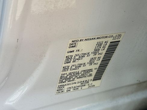 Used 2023 Nissan Titan SV AWD/4WD image 35
