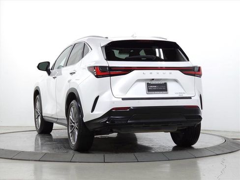 Certified 2022 Lexus NX 300h AWD image 6