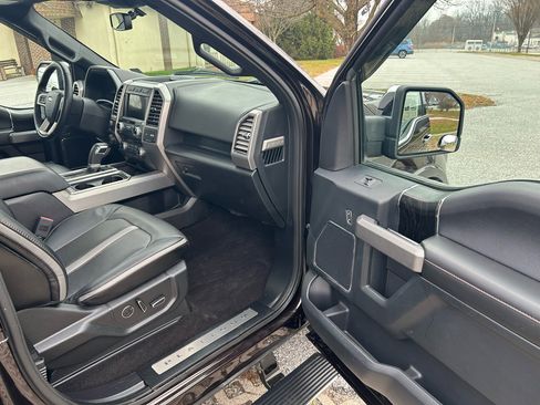 Used 2018 Ford F150 Platinum w/ Equipment Group 701A Luxury image 14