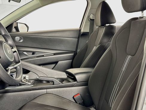 Used 2024 Hyundai Elantra SEL FWD image 9