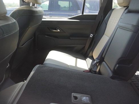 Certified 2025 Lexus GX 550 AWD/4WD image 11