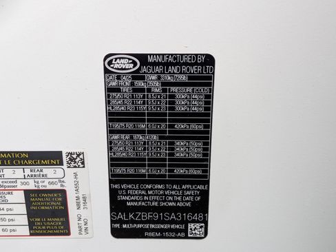 New 2025 Land Rover Range Rover SV image 36