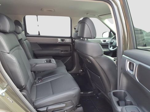 Used 2025 Hyundai Santa Fe SEL FWD image 13