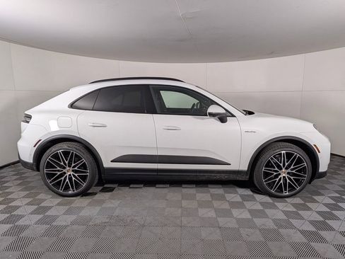 New 2026 Porsche Macan 4 Electric image 8