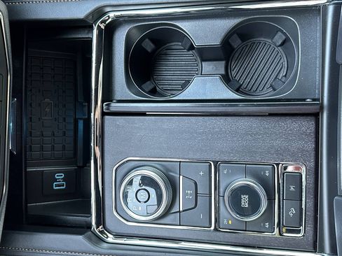 Used 2024 Ford Expedition Max Platinum AWD/4WD image 41