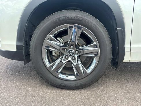 Used 2019 Toyota Highlander Limited Platinum AWD/4WD image 37