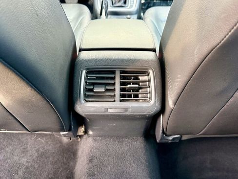 Used 2016 Volkswagen Golf SE w/ Lighting Package image 31