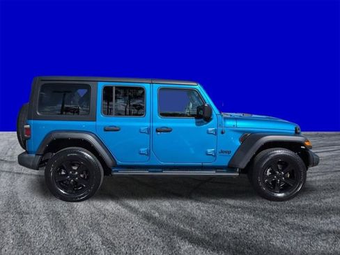 Used 2022 Jeep Wrangler Unlimited Sport image 3