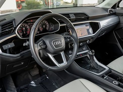 Used 2019 Audi Q3 2.0T Premium Plus AWD/4WD image 17