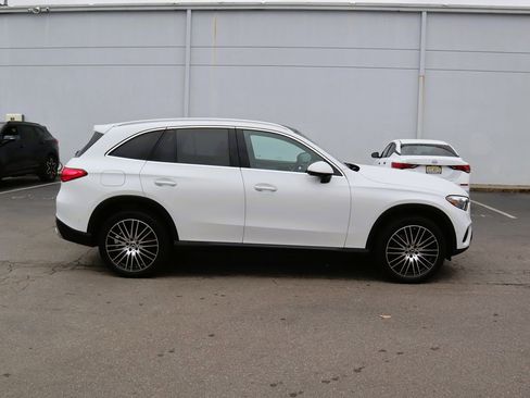 New 2026 Mercedes-Benz GLC 300 4MATIC image 2
