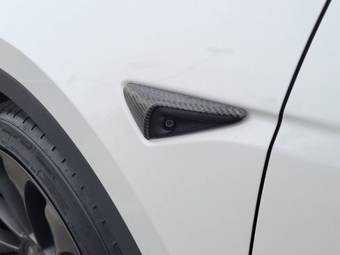 Used 2022 Tesla Model Y Performance image 11