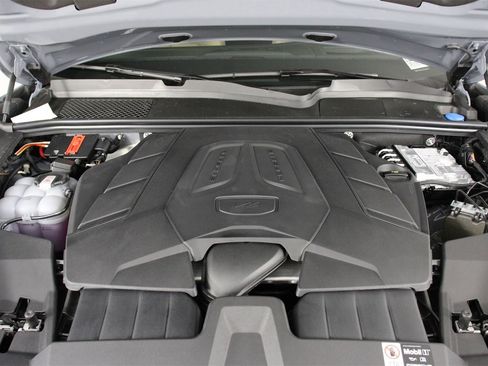 New 2026 Porsche Cayenne image 19