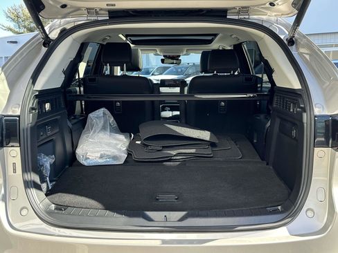 Certified 2024 MAZDA CX-90 Plug-In Hybrid w/ Premium Pkg image 14