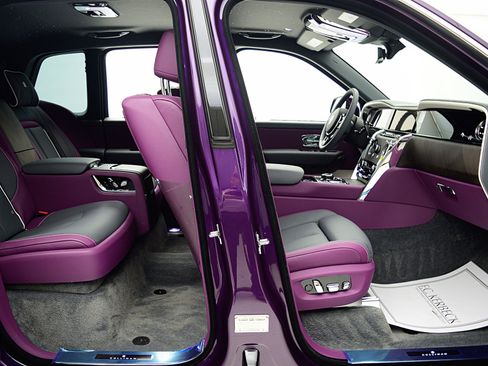 Used 2025 Rolls-Royce Cullinan AWD/4WD image 41