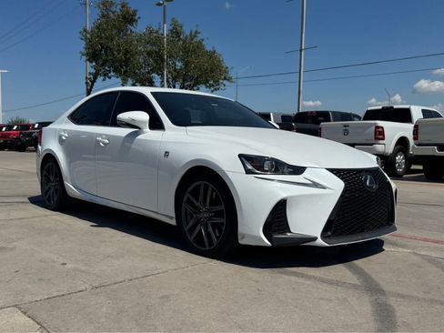 Used 2017 Lexus IS 200t F Sport w/ F Sport Package RWD image 5