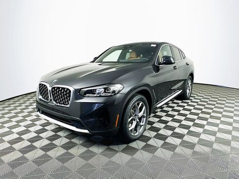 Used 2025 BMW X4 xDrive30i w/ Premium Package image 4