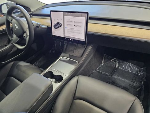 Used 2023 Tesla Model 3 Standard Range RWD image 5