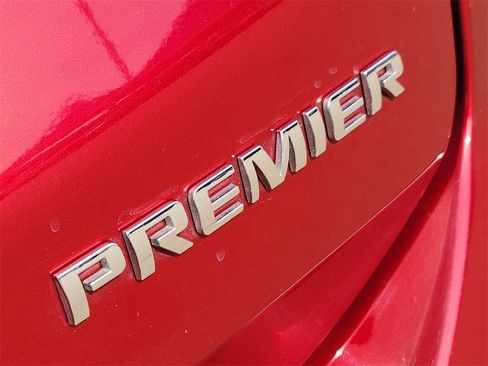 Used 2019 Chevrolet Equinox Premier image 32