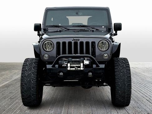 Used 2016 Jeep Wrangler Unlimited Sahara image 3