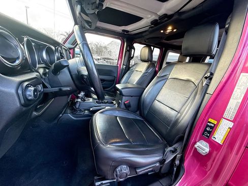 Used 2022 Jeep Wrangler Unlimited Sahara image 23