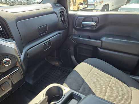 Used 2021 Chevrolet Silverado 1500 W/T w/ Z71 Off-Road Package AWD/4WD image 32