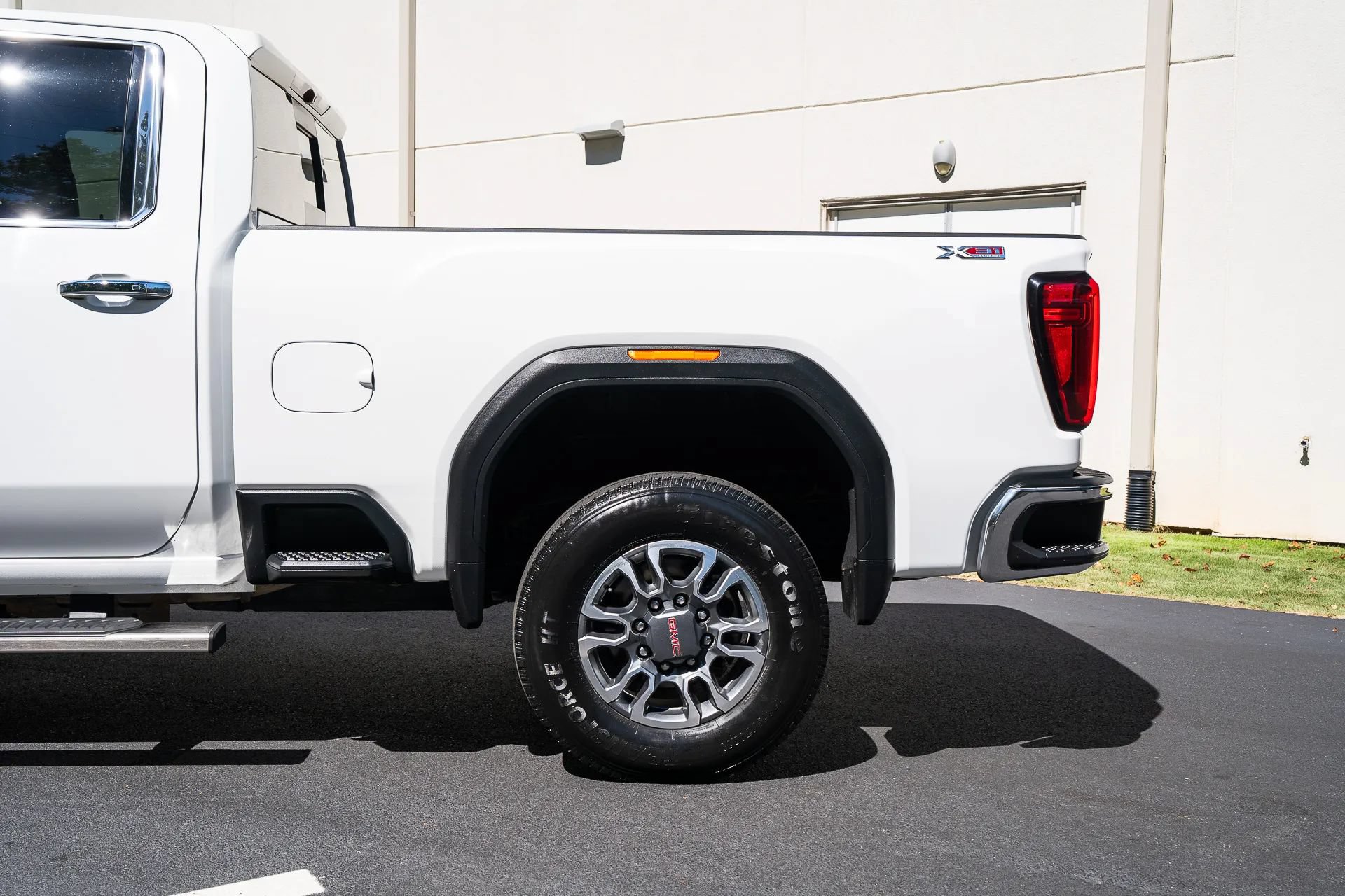 Used 2023 GMC Sierra 2500 SLT w/ SLT Convenience Package AWD/4WD image 5