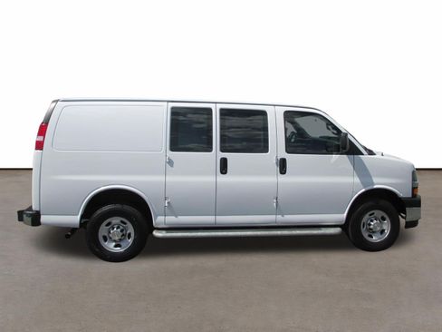 Used 2024 Chevrolet Express 2500 w/ Driver Convenience Package RWD image 2