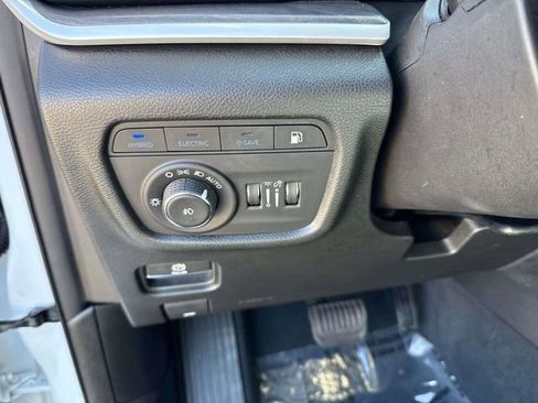 Used 2023 Jeep Grand Cherokee 4WD 4xe image 29