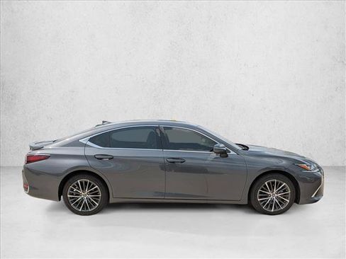 Used 2025 Lexus ES 300h w/ Premium Package FWD image 4