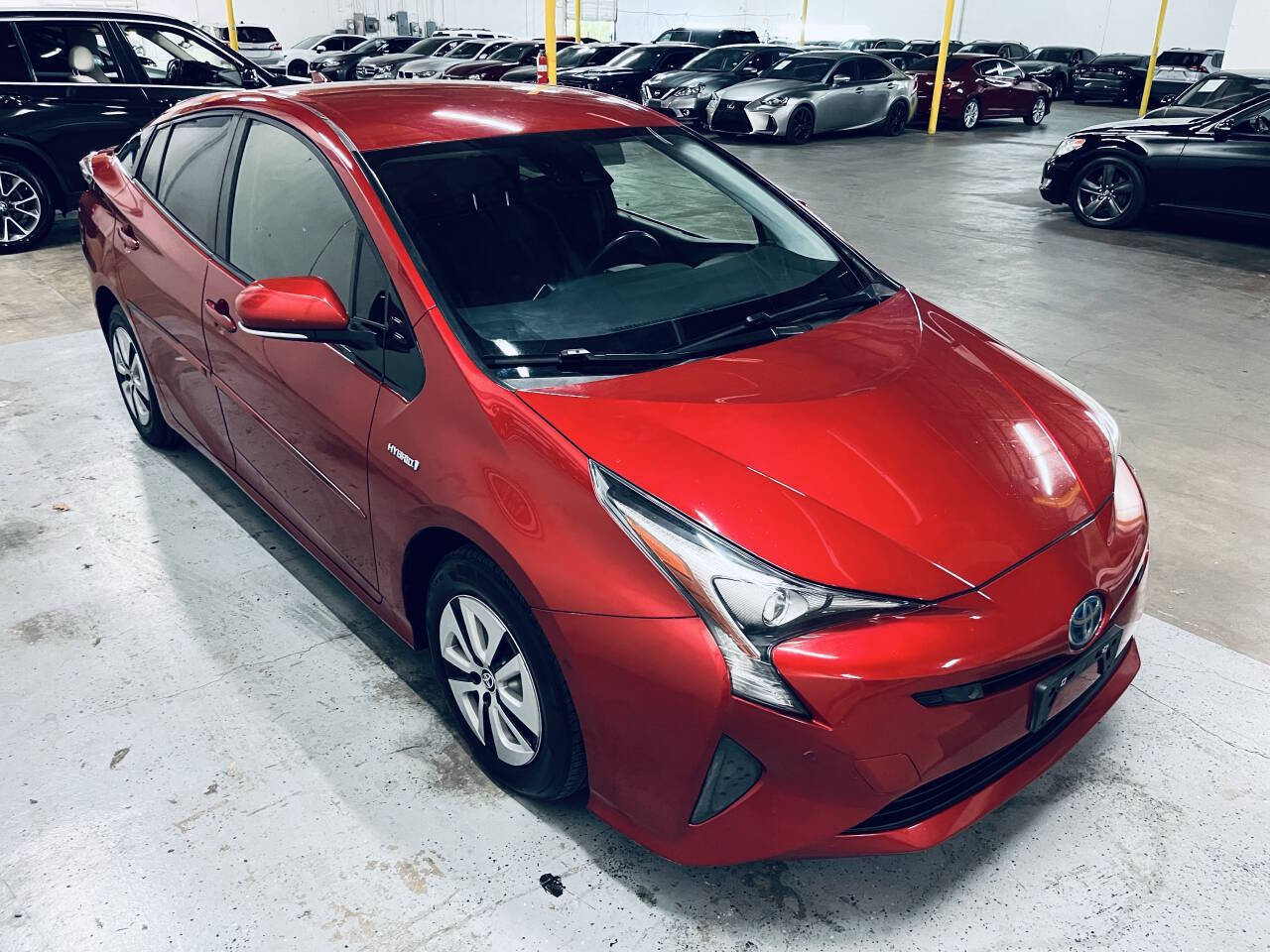 Used 2018 Toyota Prius Three FWD image 4