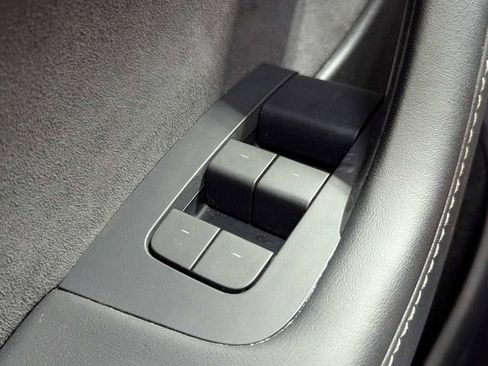 Used 2024 Tesla Model Y Performance image 17