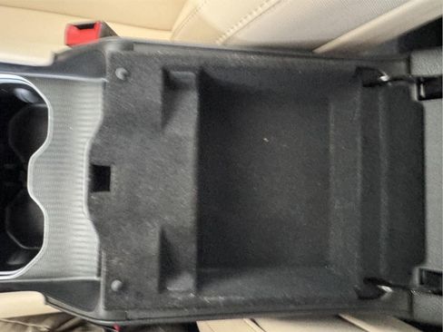 Used 2025 Jeep Grand Cherokee Limited AWD/4WD image 9