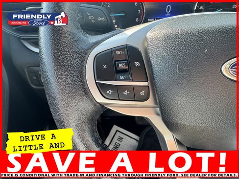 Used 2022 Ford Explorer XLT image 21