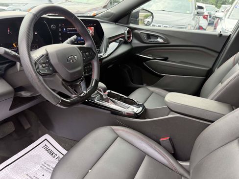Certified 2024 Chevrolet Trax RS FWD image 10