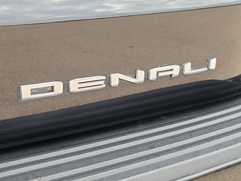 Used 2021 GMC Yukon Denali AWD/4WD image 11