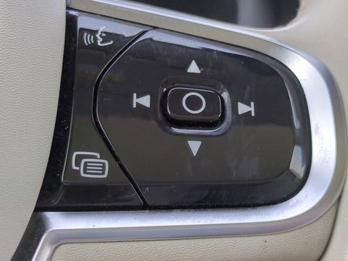 Used 2023 Volvo XC60 B5 Plus w/ Protection Package Premier FWD image 21