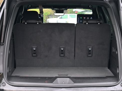 Used 2025 GMC Yukon Elevation w/ Elevation Premium Package image 35