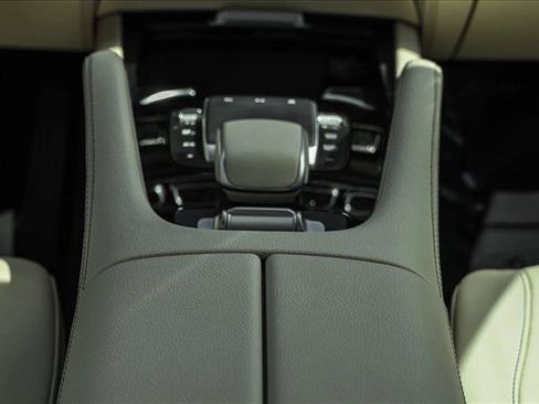 Certified 2024 Mercedes-Benz GLS 450 4MATIC image 20