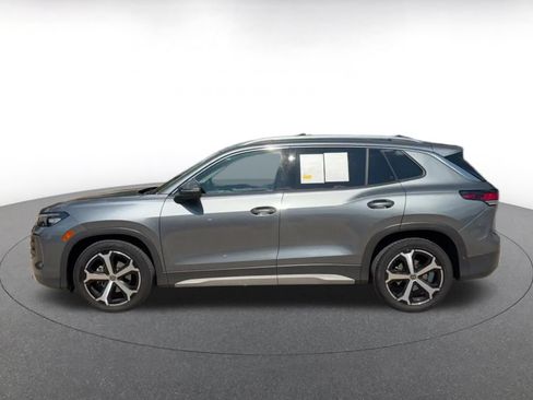 Used 2026 Volkswagen Tiguan SE FWD image 8