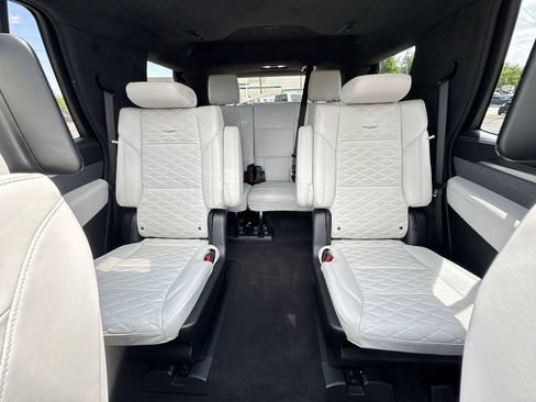 Certified 2025 Cadillac Escalade V AWD/4WD image 27