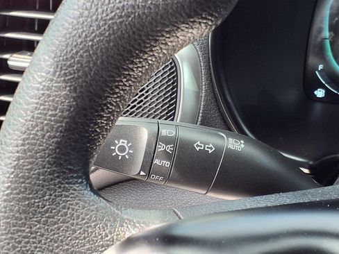 Used 2023 Kia Soul LX w/ Option Group 015 FWD image 16