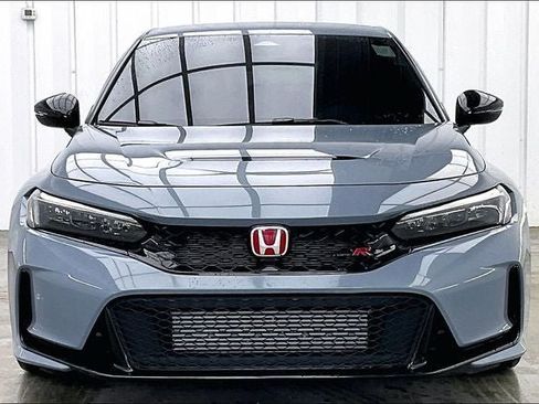 Used 2024 Honda Civic Type R image 3