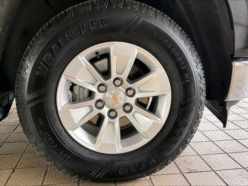 Used 2025 Chevrolet Silverado 1500 LT RWD image 34