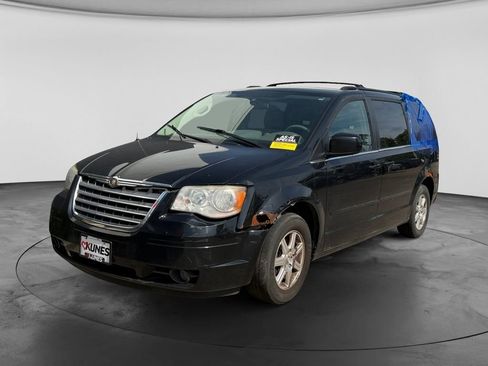 Used 2008 Chrysler Town & Country Touring FWD image 4