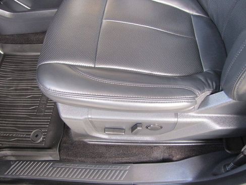 Used 2022 Ford Expedition XLT RWD image 14