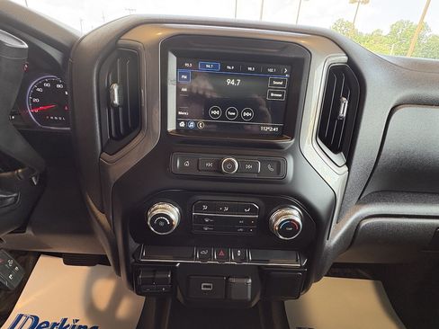 Used 2019 GMC Sierra 1500 4x4 Crew Cab w/ Convenience Package image 16