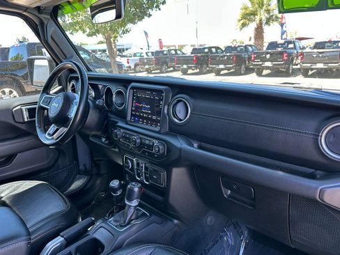 Used 2022 Jeep Wrangler Unlimited Sahara w/ Cold Weather Group AWD/4WD image 14